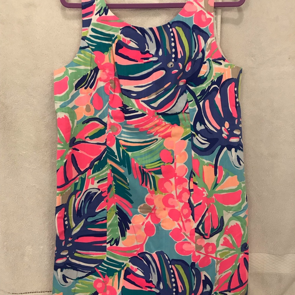 Lilly Pulitzer size 14 shift dress.